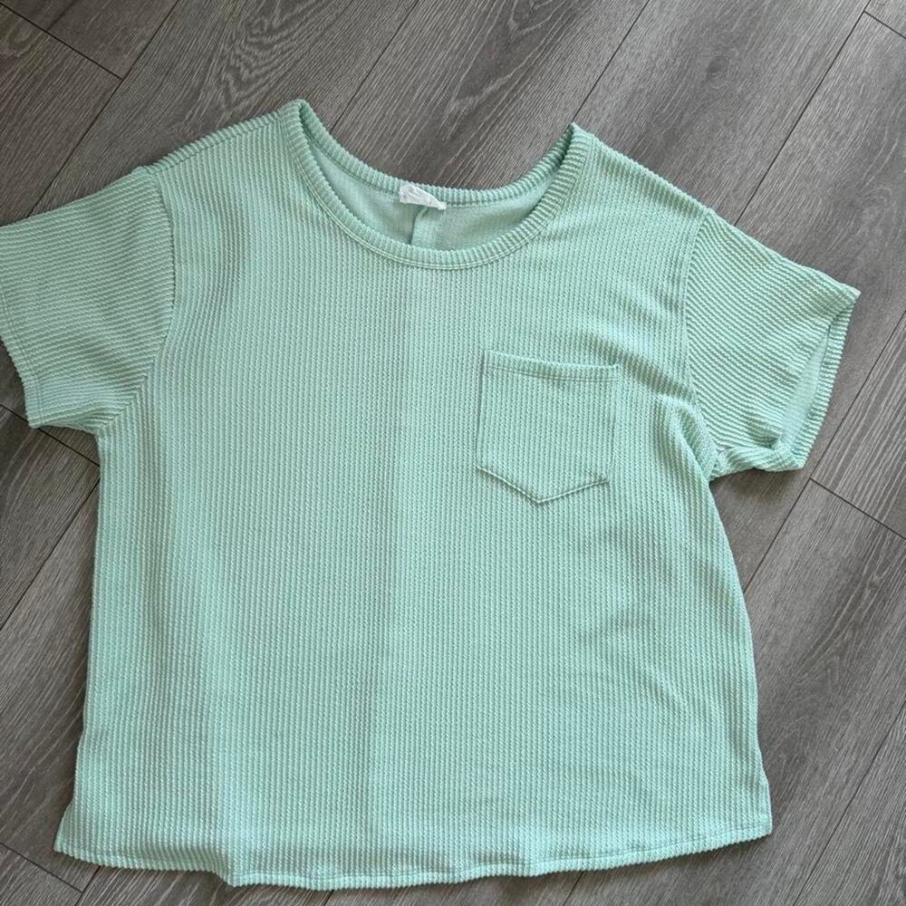 Andre mint green textured pocket